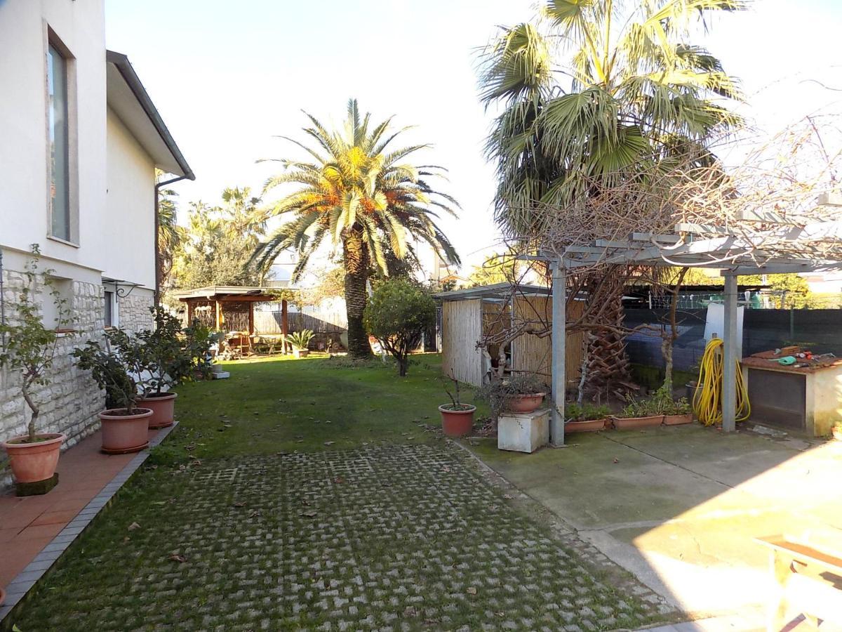 Casa Nuccia Gentili David Aparthotel Marina di Massa Kültér fotó